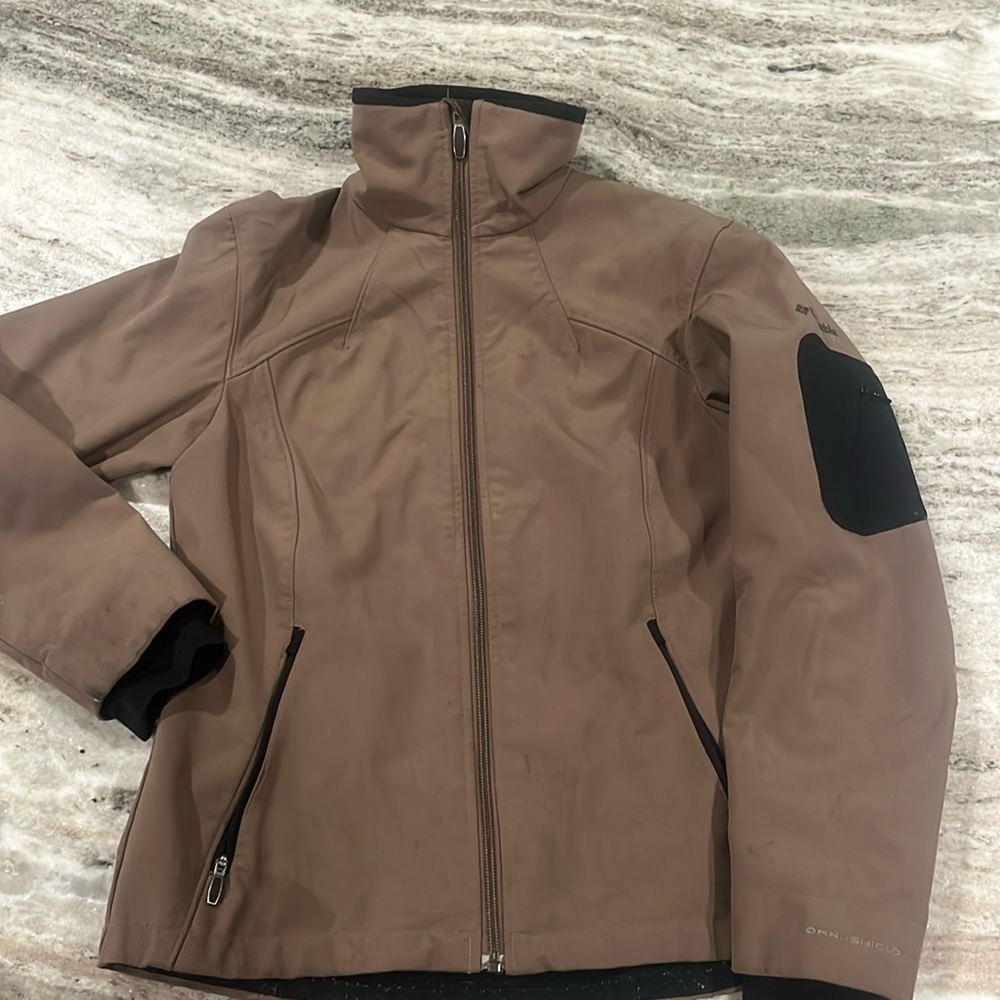 Columbia titaniumlightweight zippered  jacket